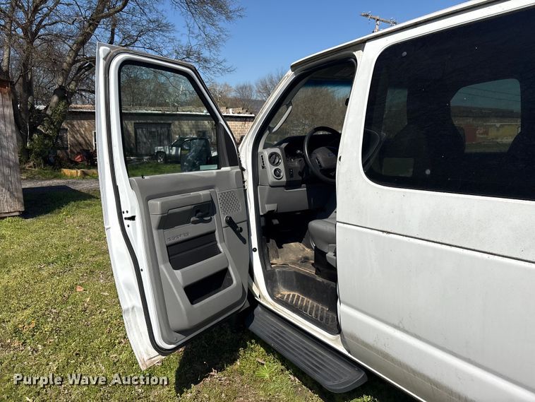 image for item EV2858 2014 Ford E350 van