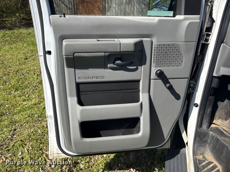 image for item EV2858 2014 Ford E350 van