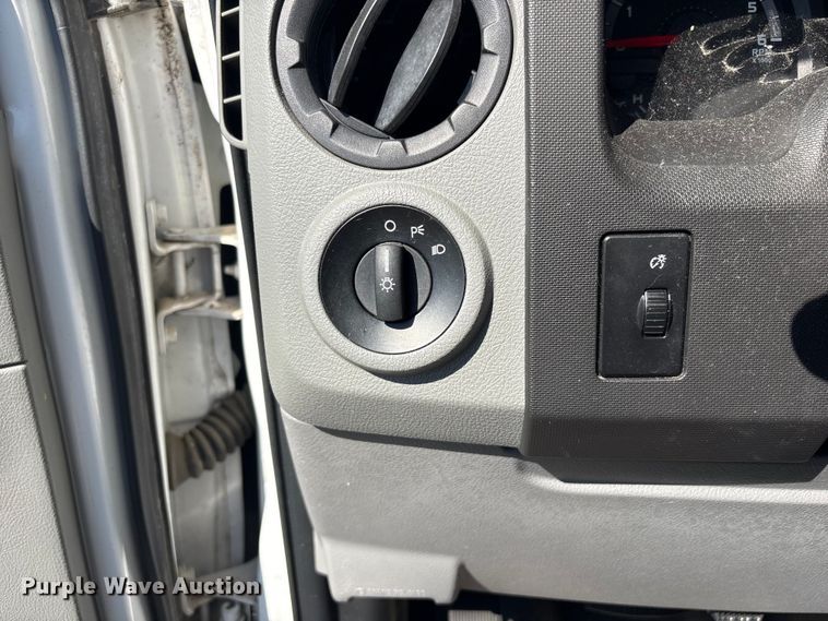 image for item EV2858 2014 Ford E350 van