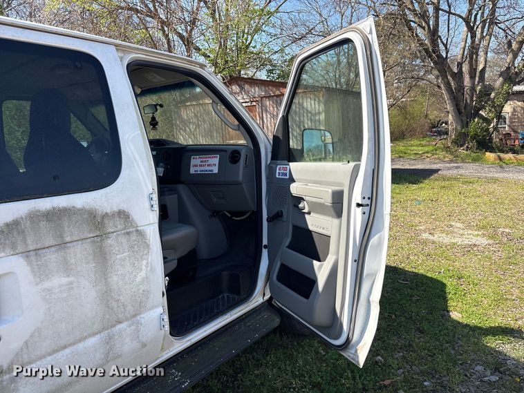 image for item EV2858 2014 Ford E350 van