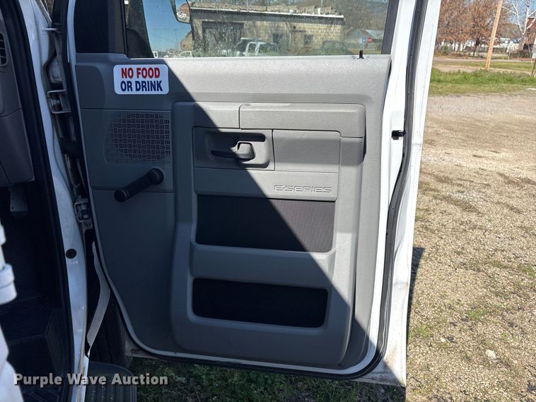 image for item EV2858 2014 Ford E350 van