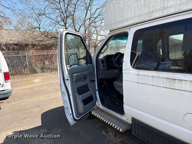image for item EV2861 2012 Ford E350 handicap accessible van