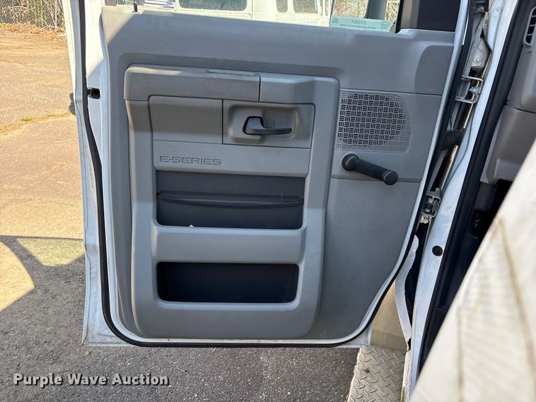 image for item EV2861 2012 Ford E350 handicap accessible van
