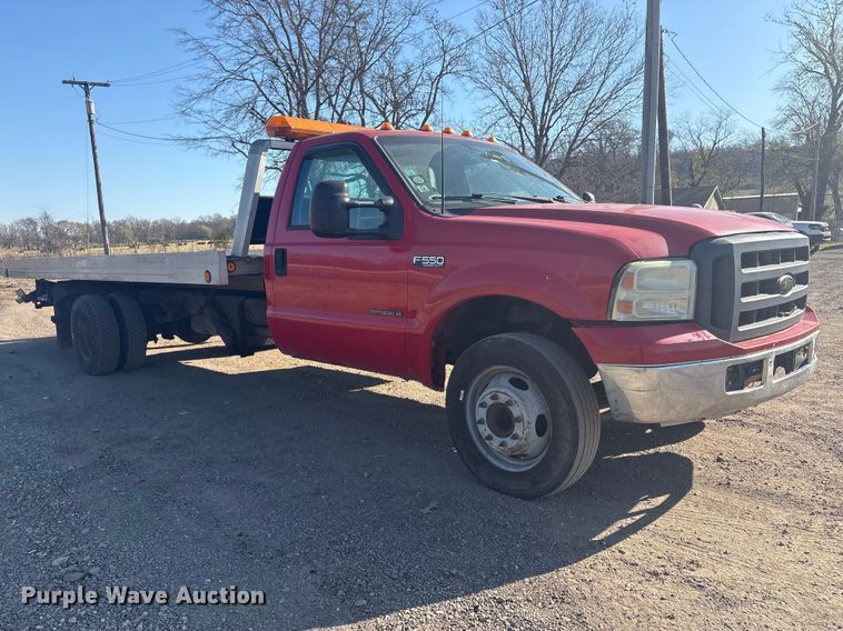 image for item EV2864 1999 Ford F550 rollback truck