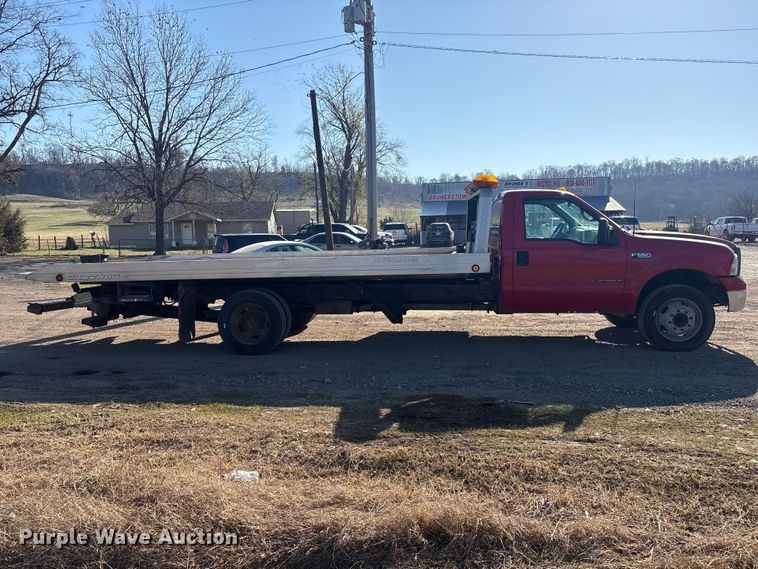 image for item EV2864 1999 Ford F550 rollback truck