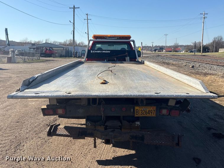 image for item EV2864 1999 Ford F550 rollback truck