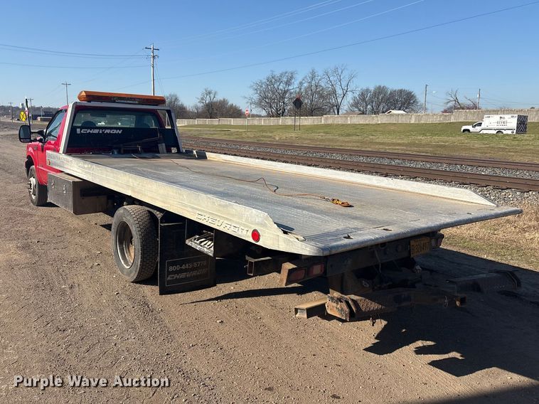 image for item EV2864 1999 Ford F550 rollback truck