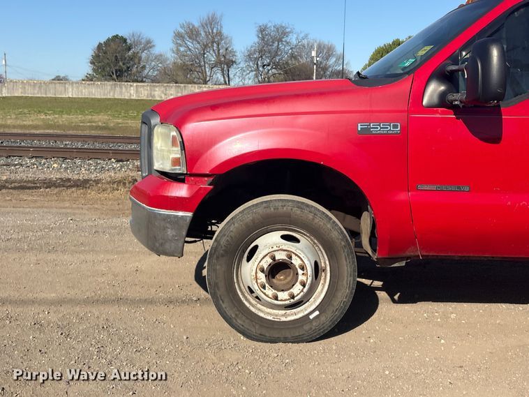 image for item EV2864 1999 Ford F550 rollback truck