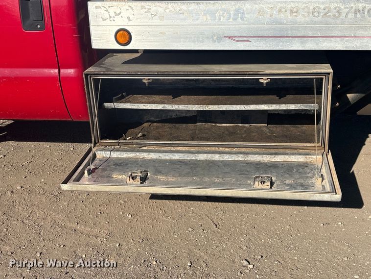 image for item EV2864 1999 Ford F550 rollback truck