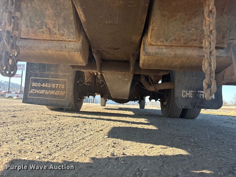 image for item EV2864 1999 Ford F550 rollback truck