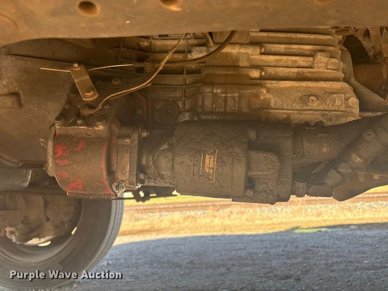 image for item EV2864 1999 Ford F550 rollback truck