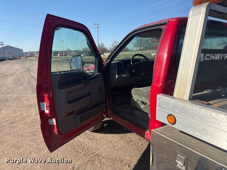 image for item EV2864 1999 Ford F550 rollback truck