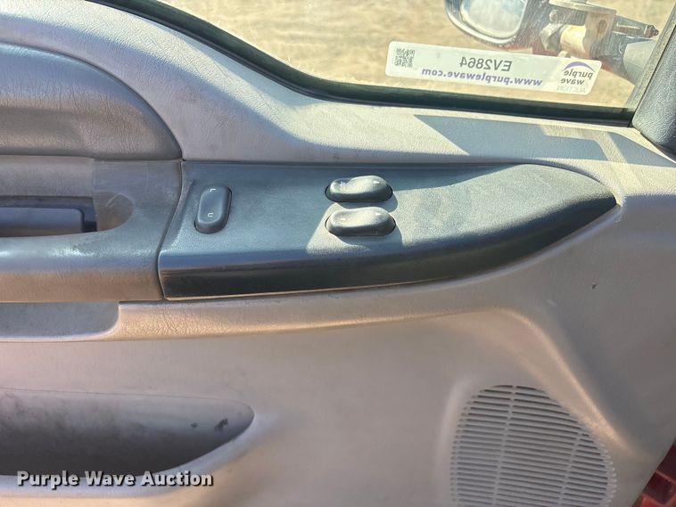 image for item EV2864 1999 Ford F550 rollback truck