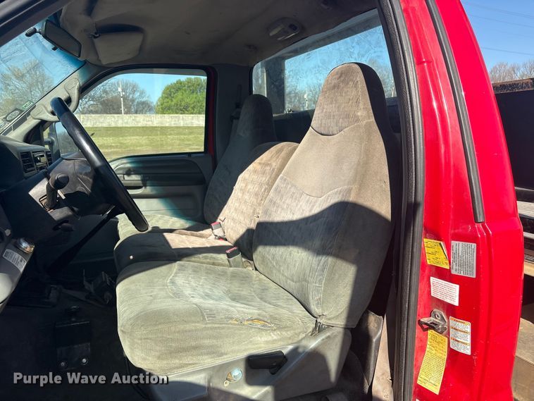 image for item EV2864 1999 Ford F550 rollback truck