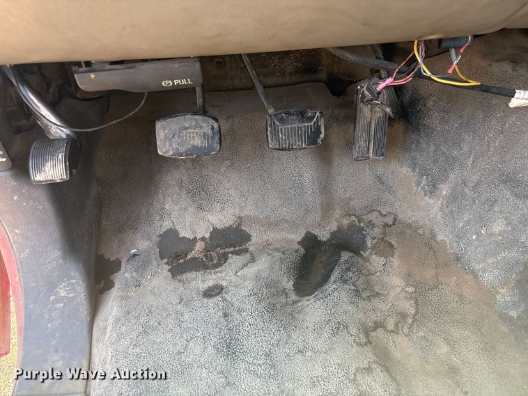 image for item EV2864 1999 Ford F550 rollback truck