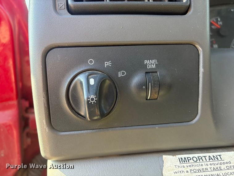 image for item EV2864 1999 Ford F550 rollback truck