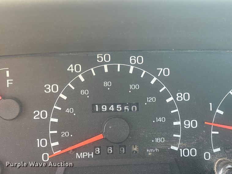 image for item EV2864 1999 Ford F550 rollback truck