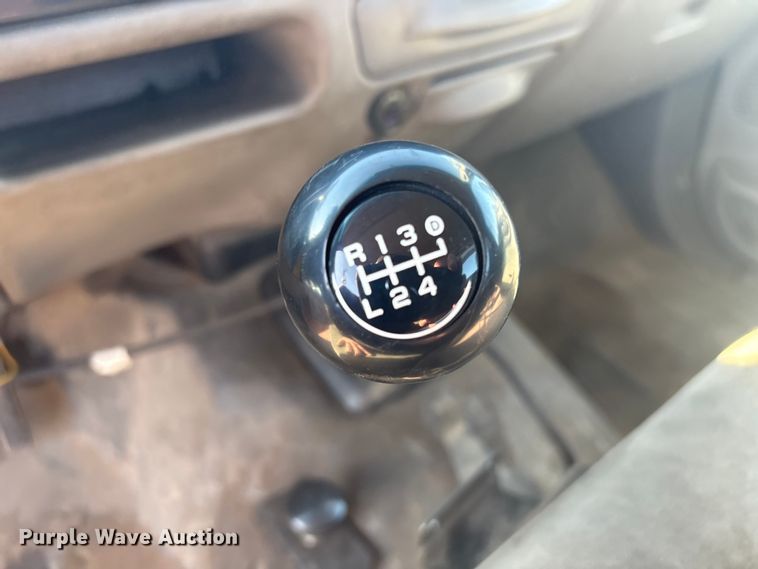 image for item EV2864 1999 Ford F550 rollback truck