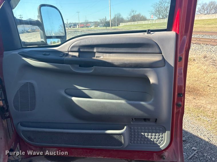 image for item EV2864 1999 Ford F550 rollback truck