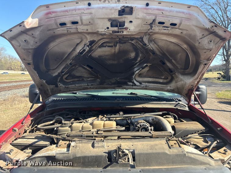 image for item EV2864 1999 Ford F550 rollback truck