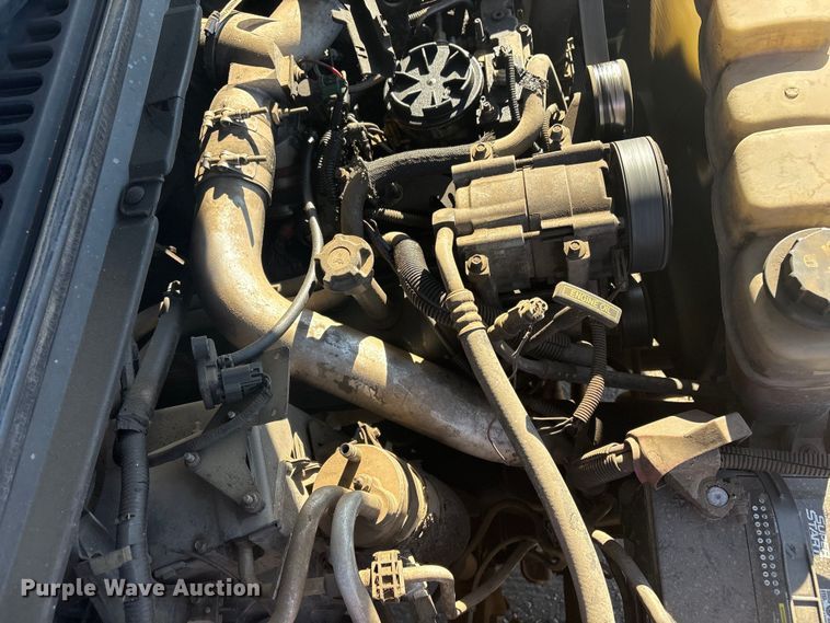 image for item EV2864 1999 Ford F550 rollback truck