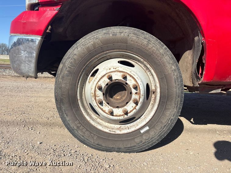 image for item EV2864 1999 Ford F550 rollback truck