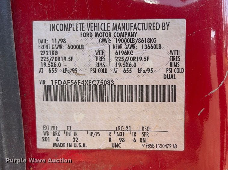 image for item EV2864 1999 Ford F550 rollback truck