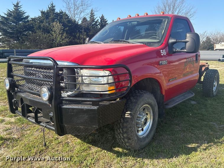 image for item EV2867 2003 Ford F350 Super Duty pickup truck cab and chassis