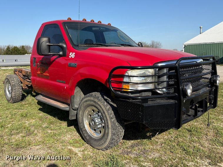 image for item EV2867 2003 Ford F350 Super Duty pickup truck cab and chassis