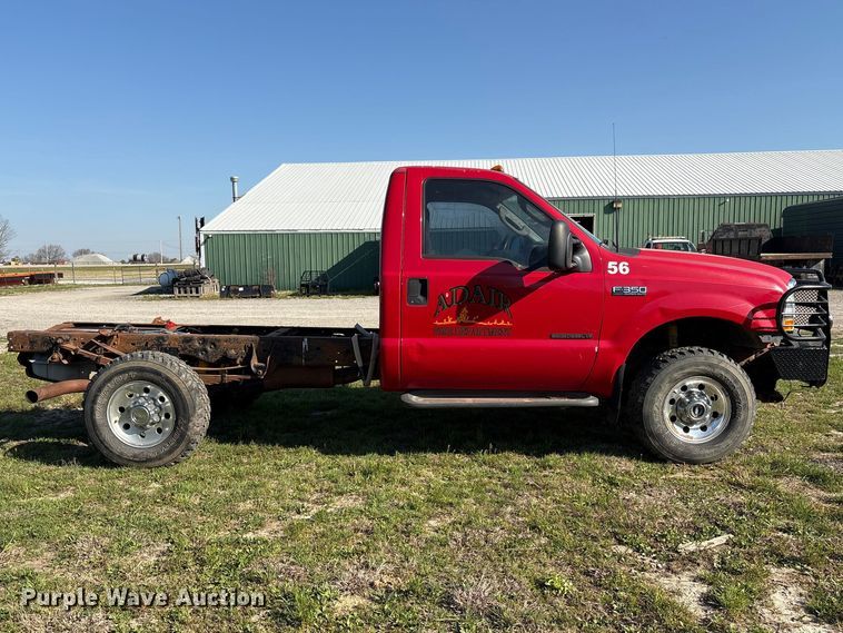 image for item EV2867 2003 Ford F350 Super Duty pickup truck cab and chassis