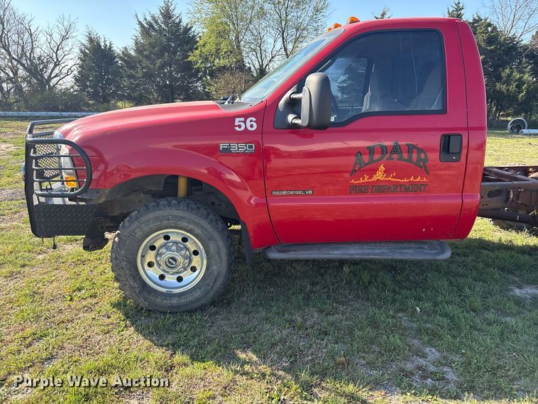 image for item EV2867 2003 Ford F350 Super Duty pickup truck cab and chassis