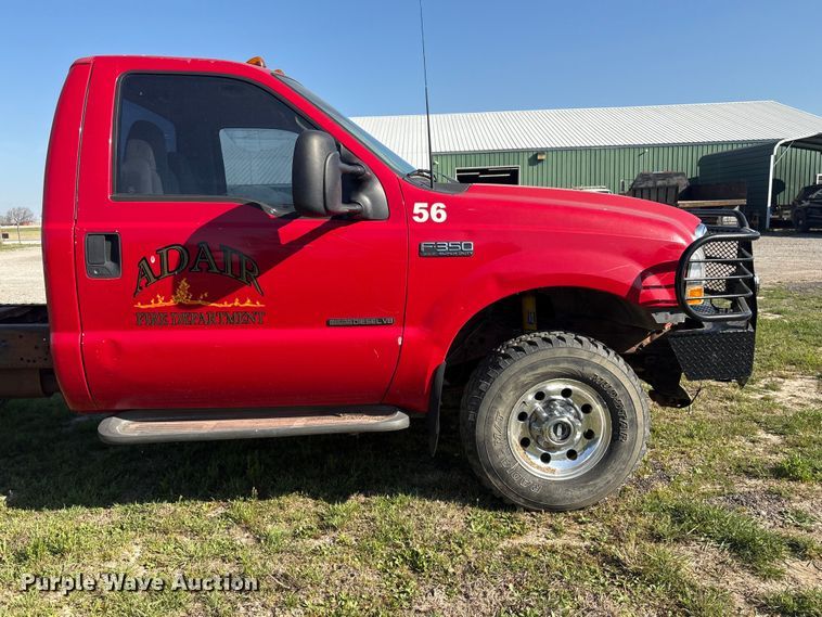 image for item EV2867 2003 Ford F350 Super Duty pickup truck cab and chassis