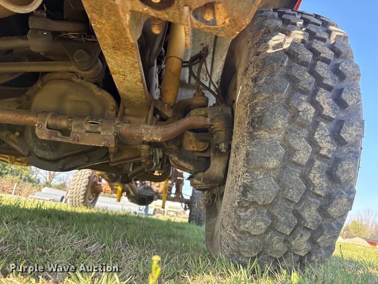 image for item EV2867 2003 Ford F350 Super Duty pickup truck cab and chassis