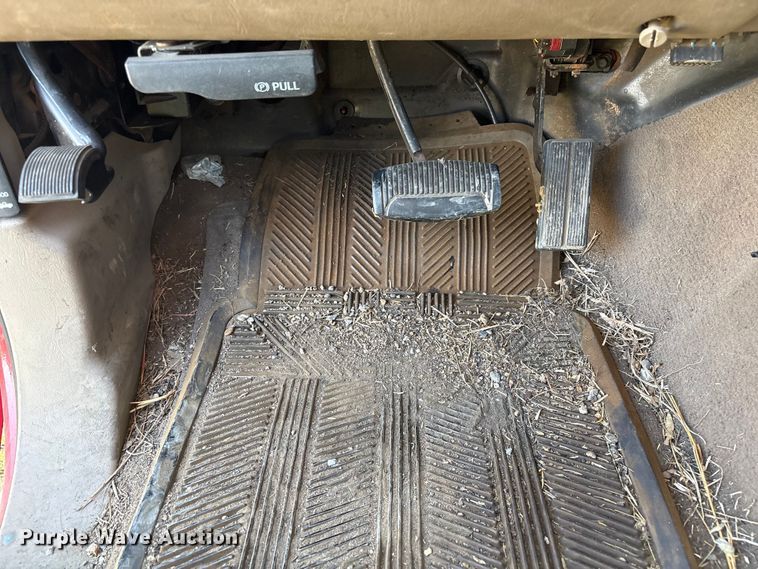 image for item EV2867 2003 Ford F350 Super Duty pickup truck cab and chassis