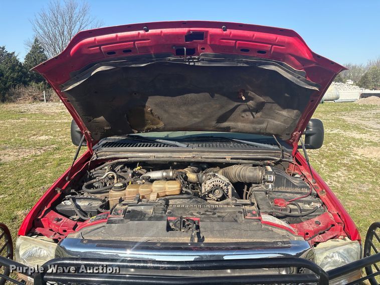 image for item EV2867 2003 Ford F350 Super Duty pickup truck cab and chassis