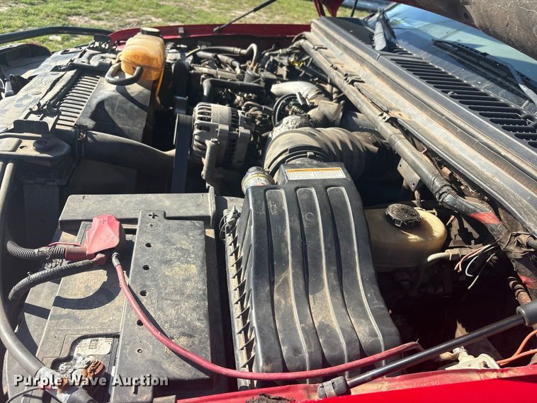 image for item EV2867 2003 Ford F350 Super Duty pickup truck cab and chassis