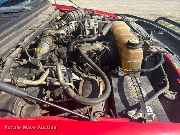 image for item EV2867 2003 Ford F350 Super Duty pickup truck cab and chassis