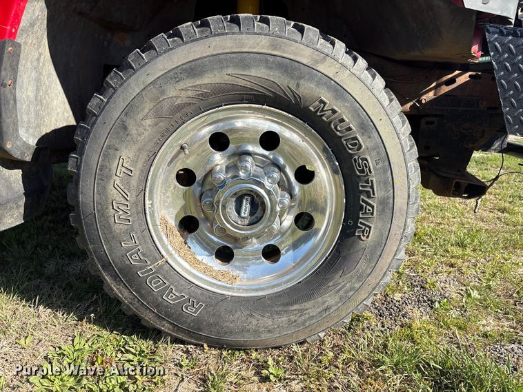 image for item EV2867 2003 Ford F350 Super Duty pickup truck cab and chassis