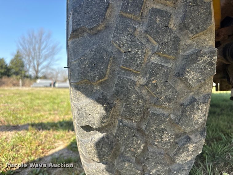 image for item EV2867 2003 Ford F350 Super Duty pickup truck cab and chassis