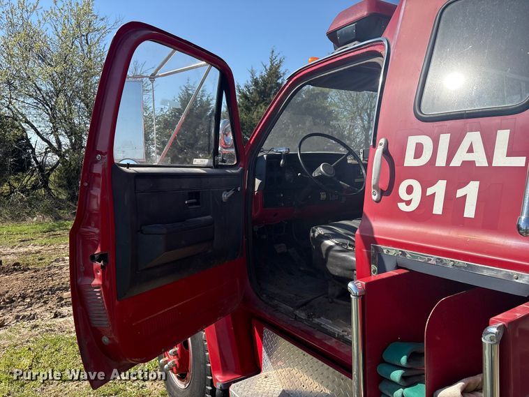 image for item EV2869 1986 Chevrolet C6V pumper fire truck