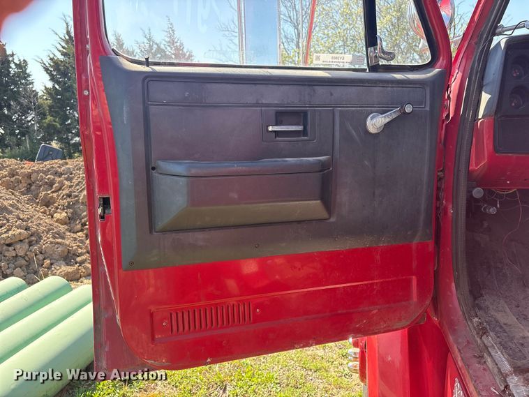 image for item EV2869 1986 Chevrolet C6V pumper fire truck