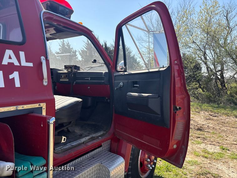 image for item EV2869 1986 Chevrolet C6V pumper fire truck