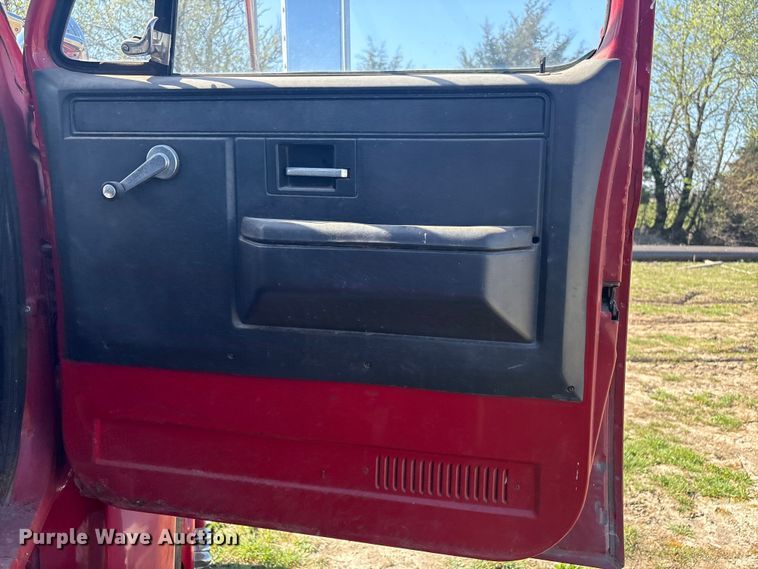 image for item EV2869 1986 Chevrolet C6V pumper fire truck