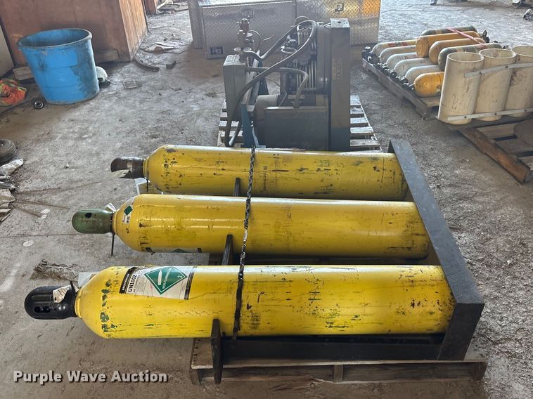 image for item EV2871 Approximately 19 SCBA tanks