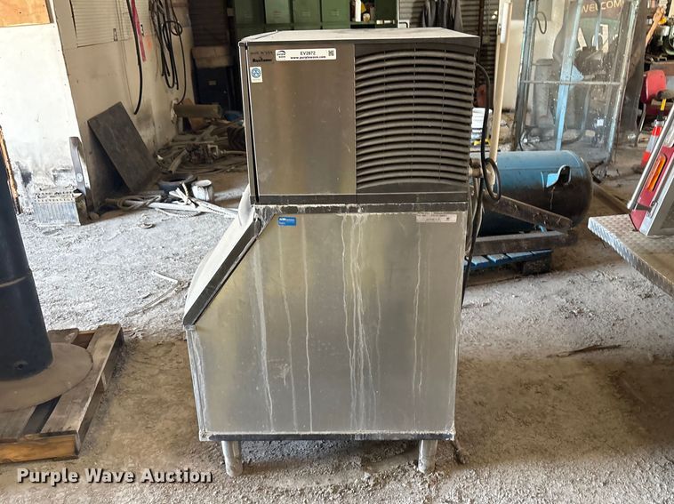 image for item EV2872 Manitowoc Ice B400 ice machine