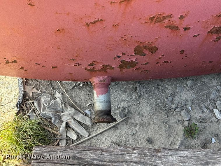 image for item EV2874 Underground Laboratories Inc. tank