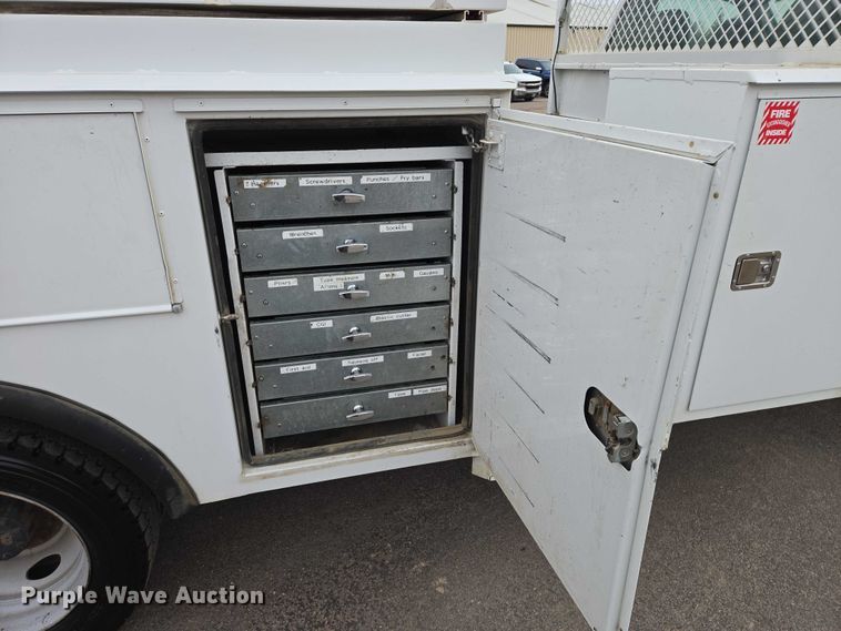 image for item EV5697 2015 Ford F550 utility / service truck