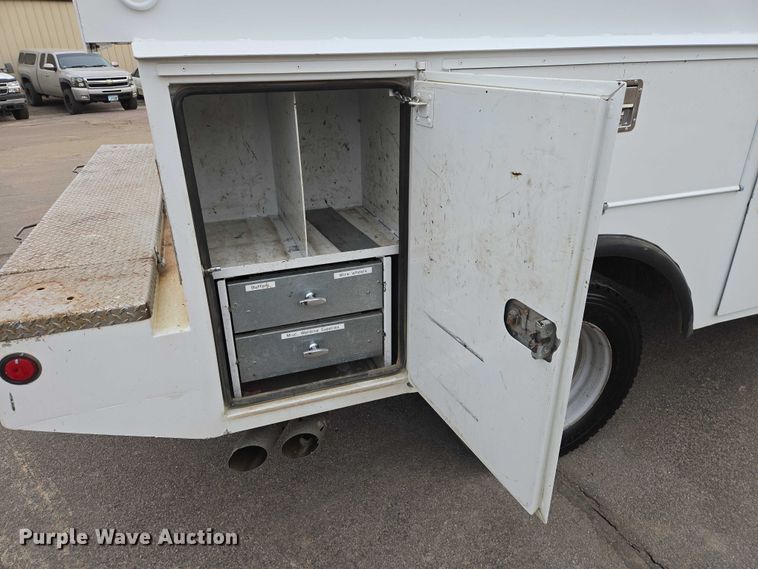 image for item EV5697 2015 Ford F550 utility / service truck