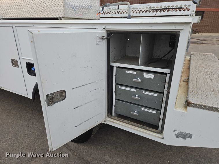 image for item EV5697 2015 Ford F550 utility / service truck