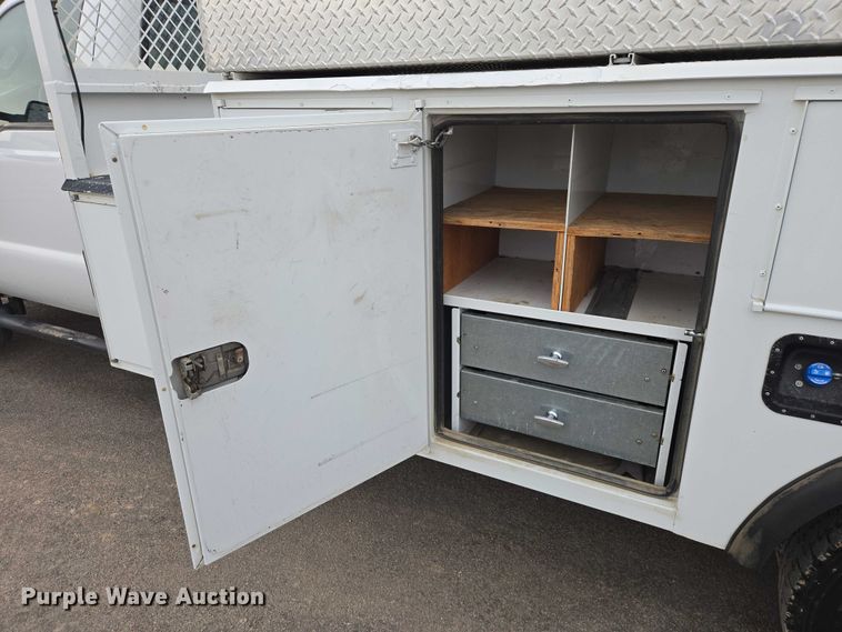 image for item EV5697 2015 Ford F550 utility / service truck